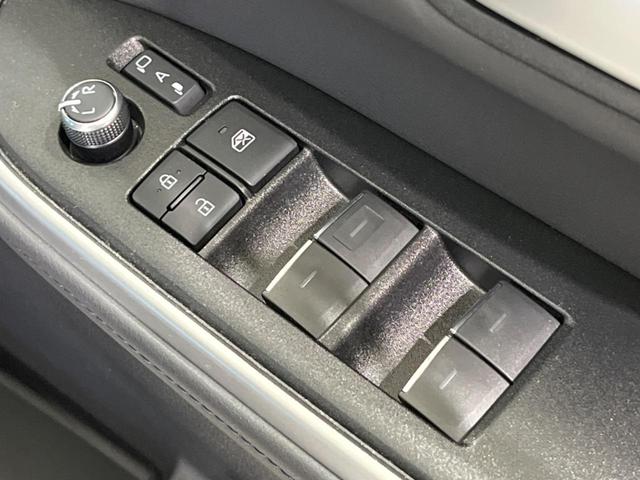 ヴォクシー ハイブリッドＳ－Ｚ　両側電動ドア　後席モニター　純正１０．５型ナビ　全周囲カメラ　衝突軽減装置　レーダークルーズ　禁煙車　電動リアゲート　ハーフレザーシート　コーナーセンサー　スマートキー　ＬＥＤヘッド　ＥＴＣ　フルセグ（28枚目）