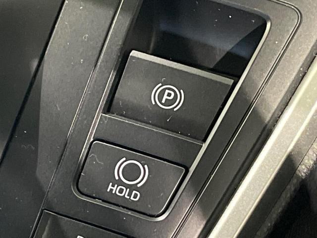 ヴォクシー ハイブリッドＳ－Ｚ　両側電動ドア　後席モニター　純正１０．５型ナビ　全周囲カメラ　衝突軽減装置　レーダークルーズ　禁煙車　電動リアゲート　ハーフレザーシート　コーナーセンサー　スマートキー　ＬＥＤヘッド　ＥＴＣ　フルセグ（42枚目）