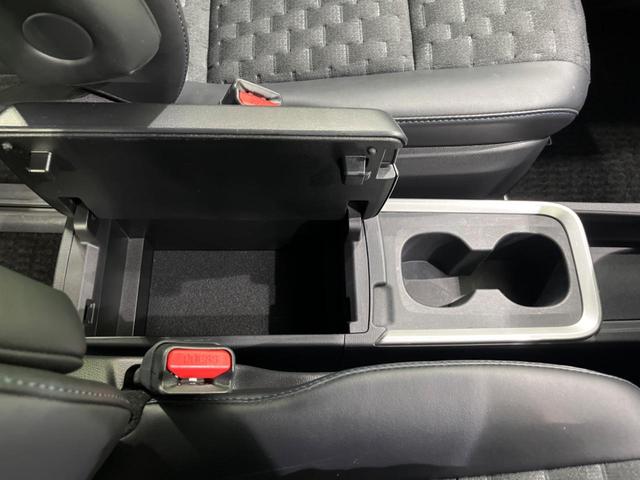 ヴォクシー ハイブリッドＳ－Ｚ　両側電動ドア　後席モニター　純正１０．５型ナビ　全周囲カメラ　衝突軽減装置　レーダークルーズ　禁煙車　電動リアゲート　ハーフレザーシート　コーナーセンサー　スマートキー　ＬＥＤヘッド　ＥＴＣ　フルセグ（47枚目）