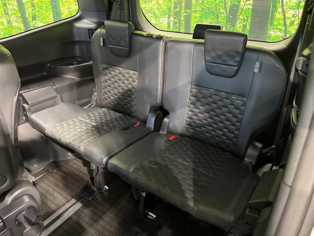 ヴォクシー ハイブリッドＳ－Ｚ　両側電動ドア　後席モニター　純正１０．５型ナビ　全周囲カメラ　衝突軽減装置　レーダークルーズ　禁煙車　電動リアゲート　ハーフレザーシート　コーナーセンサー　スマートキー　ＬＥＤヘッド　ＥＴＣ　フルセグ（68枚目）