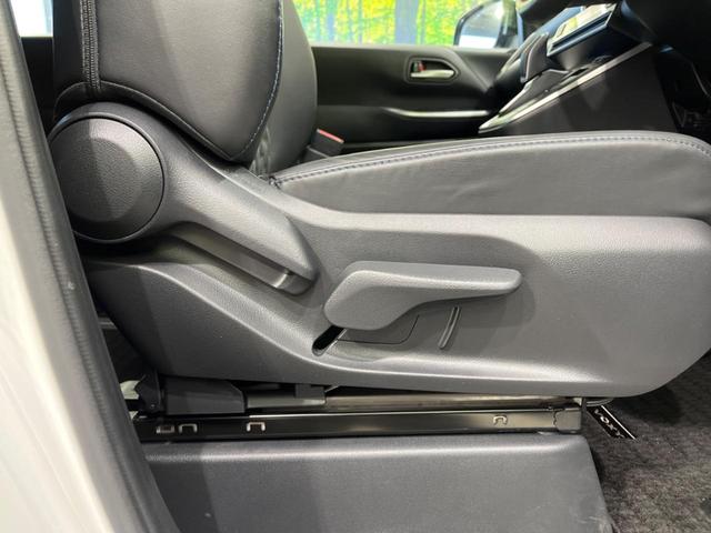 ヴォクシー ハイブリッドＳ－Ｚ　両側電動ドア　後席モニター　純正１０．５型ナビ　全周囲カメラ　衝突軽減装置　レーダークルーズ　禁煙車　電動リアゲート　ハーフレザーシート　コーナーセンサー　スマートキー　ＬＥＤヘッド　ＥＴＣ　フルセグ（69枚目）