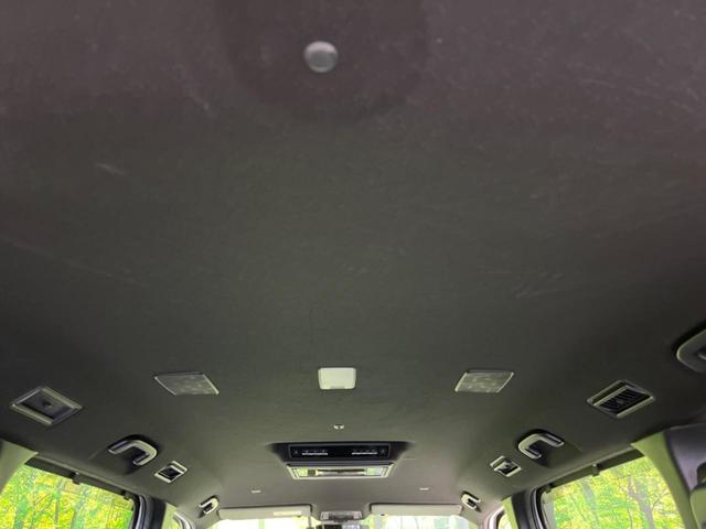 ヴォクシー ハイブリッドＳ－Ｚ　両側電動ドア　後席モニター　純正１０．５型ナビ　全周囲カメラ　衝突軽減装置　レーダークルーズ　禁煙車　電動リアゲート　ハーフレザーシート　コーナーセンサー　スマートキー　ＬＥＤヘッド　ＥＴＣ　フルセグ（71枚目）