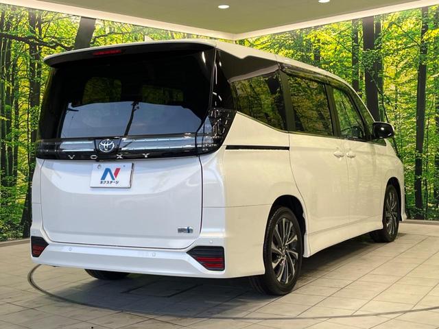 ヴォクシー ハイブリッドＳ－Ｚ　両側電動ドア　後席モニター　純正１０．５型ナビ　全周囲カメラ　衝突軽減装置　レーダークルーズ　禁煙車　電動リアゲート　ハーフレザーシート　コーナーセンサー　スマートキー　ＬＥＤヘッド　ＥＴＣ　フルセグ（78枚目）