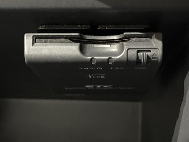 ノート ｅ－パワー　メダリスト　純正ナビ　バックカメラ　衝突軽減装置　レーダークルーズ　禁煙車　ハーフレザーシート　ドラレコ　コーナーセンサー　スマートキー　ＬＥＤヘッド　ＥＴＣ　デジタルインナーミラー　車線逸脱警報　誤発進抑制機能（29枚目）