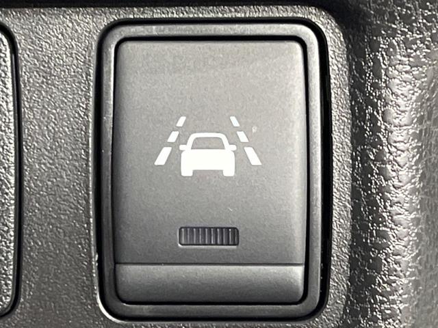 ノート ｅ－パワー　メダリスト　純正ナビ　バックカメラ　衝突軽減装置　レーダークルーズ　禁煙車　ハーフレザーシート　ドラレコ　コーナーセンサー　スマートキー　ＬＥＤヘッド　ＥＴＣ　デジタルインナーミラー　車線逸脱警報　誤発進抑制機能（30枚目）