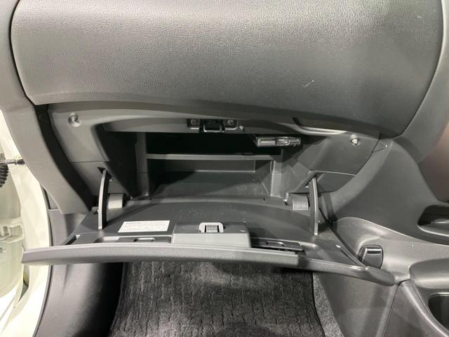 ノート ｅ－パワー　メダリスト　純正ナビ　バックカメラ　衝突軽減装置　レーダークルーズ　禁煙車　ハーフレザーシート　ドラレコ　コーナーセンサー　スマートキー　ＬＥＤヘッド　ＥＴＣ　デジタルインナーミラー　車線逸脱警報　誤発進抑制機能（45枚目）