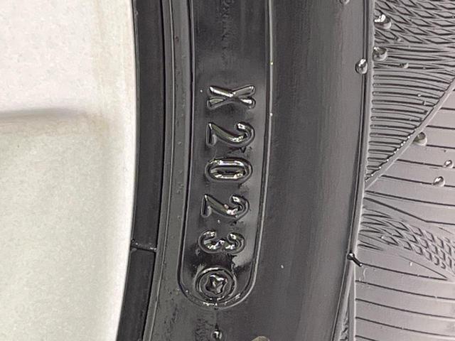 ノート ｅ－パワー　メダリスト　純正ナビ　バックカメラ　衝突軽減装置　レーダークルーズ　禁煙車　ハーフレザーシート　ドラレコ　コーナーセンサー　スマートキー　ＬＥＤヘッド　ＥＴＣ　デジタルインナーミラー　車線逸脱警報　誤発進抑制機能（48枚目）