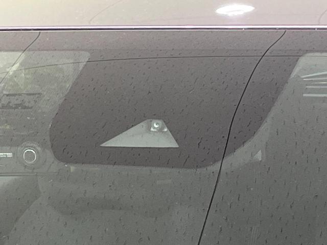 ノート Ｘ　純正９型ナビ　全周囲カメラ　衝突軽減装置　プロパイロット　禁煙車　シートヒーター　ドラレコ　コーナーセンサー　レーンキープ　ＬＥＤヘッド　ＥＴＣ　ステアリングヒーター　誤発進抑制機能　置くだけ充電（4枚目）