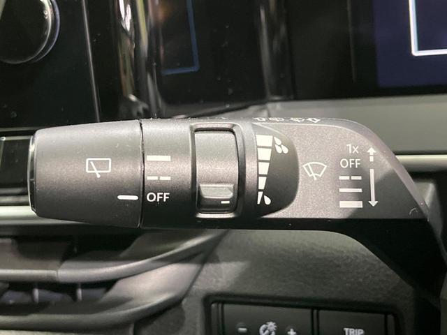 ノート Ｘ　純正９型ナビ　全周囲カメラ　衝突軽減装置　プロパイロット　禁煙車　シートヒーター　ドラレコ　コーナーセンサー　レーンキープ　ＬＥＤヘッド　ＥＴＣ　ステアリングヒーター　誤発進抑制機能　置くだけ充電（38枚目）