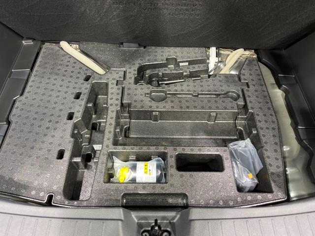 ノート Ｘ　純正９型ナビ　全周囲カメラ　衝突軽減装置　プロパイロット　禁煙車　シートヒーター　ドラレコ　コーナーセンサー　レーンキープ　ＬＥＤヘッド　ＥＴＣ　ステアリングヒーター　誤発進抑制機能　置くだけ充電（64枚目）