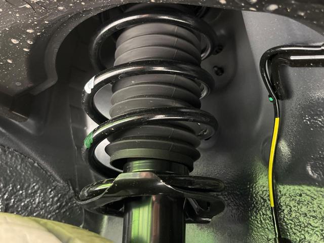 タフト X 届出済未使用車 ガラスルーフ 衝突軽減装置 コーナーセンサー スマートキー LEDヘッド オートブレーキホールド オートハイビーム 車線逸脱警報 誤発進抑制機能 先行車発進告知 オートライト(20枚目)