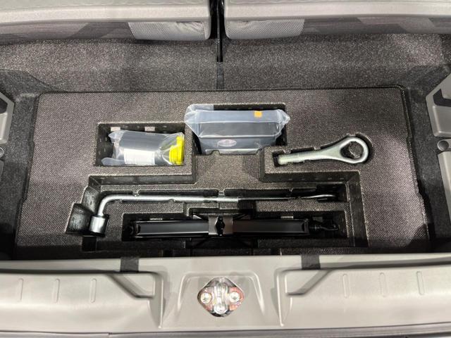 タフト X 届出済未使用車 ガラスルーフ 衝突軽減装置 コーナーセンサー スマートキー LEDヘッド オートブレーキホールド オートハイビーム 車線逸脱警報 誤発進抑制機能 先行車発進告知 オートライト(56枚目)