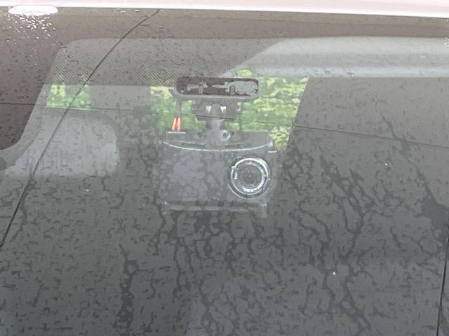 アクア Ｇ　純正ナビ　バックカメラ　ＡＣ１００Ｖ電源　衝突軽減装置　レーダークルーズ　禁煙車　ドラレコ　コーナーセンサー　スマートキー　ＬＥＤヘッド　ＥＴＣ　オートハイビーム　オートエアコン　革巻きハンドル（7枚目）