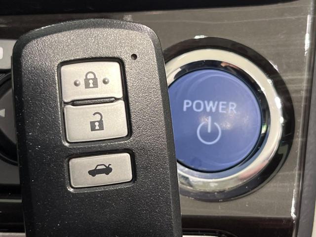 クラウンハイブリッド アスリートＧ　純正８型ナビ　バックカメラ　衝突軽減装置　禁煙車　黒革シート　パワーシート　シートベンチレーション　スマートキー　ＬＥＤヘッド　ＥＴＣ　オートハイビーム　オートライト　デュアルオートエアコン　フルセグ（6枚目）