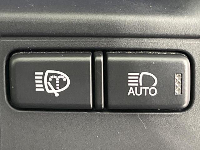 クラウンハイブリッド アスリートＧ　純正８型ナビ　バックカメラ　衝突軽減装置　禁煙車　黒革シート　パワーシート　シートベンチレーション　スマートキー　ＬＥＤヘッド　ＥＴＣ　オートハイビーム　オートライト　デュアルオートエアコン　フルセグ（30枚目）