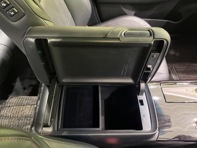 クラウンハイブリッド アスリートＧ　純正８型ナビ　バックカメラ　衝突軽減装置　禁煙車　黒革シート　パワーシート　シートベンチレーション　スマートキー　ＬＥＤヘッド　ＥＴＣ　オートハイビーム　オートライト　デュアルオートエアコン　フルセグ（41枚目）