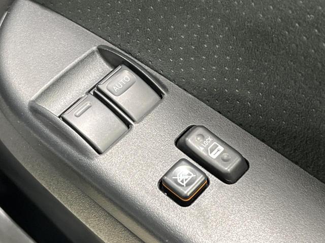 ハイエースバン ロングスーパーGL 4WD ターボ ディーゼル 純正ナビ 衝突軽減装置 禁煙車 コーナーセンサー スマートキー LEDヘッド&フォグ ETC2.0 オートハイビーム オートエアコン Bluetooth CD AUX再生(28枚目)