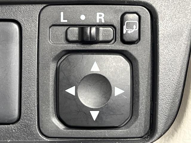 デイズ Ｊ　衝突軽減装置　禁煙車　誤発進抑制機能　ディスプレイオーディオ　Ｂｌｕｅｔｏｏｔｈ再生　電動格納ミラー　キーレス　横滑り防止装置　ヘッドライトレベライザー　エアバック（運転席／助手席）　パワーウインドウ（6枚目）