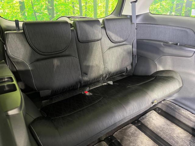 オデッセイ アブソルート　両側電動ドア　純正ナビ　バックカメラ　衝突軽減装置　禁煙車　ハーフレザーシート　スマートキー　ＬＥＤヘッド＆フォグ　ＥＴＣ　クルコン　オートライト　オートエアコン　純正１７インチＡＷ　革巻きハンドル（10枚目）