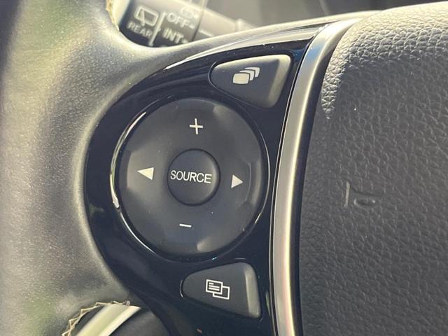 オデッセイ アブソルート　両側電動ドア　純正ナビ　バックカメラ　衝突軽減装置　禁煙車　ハーフレザーシート　スマートキー　ＬＥＤヘッド＆フォグ　ＥＴＣ　クルコン　オートライト　オートエアコン　純正１７インチＡＷ　革巻きハンドル（29枚目）