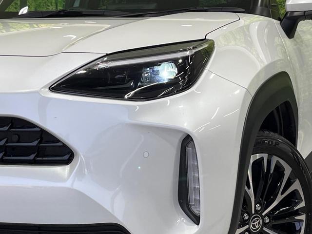 ヤリスクロス Ｚ　純正８型ナビ　全周囲カメラ　衝突軽減装置　レーダークルーズ　禁煙車　ハーフレザーシート　パワーシート　ドラレコ　クリアランスソナー　レーンキープ　スマートキー　ＬＥＤヘッド　ＥＴＣ　オートハイビーム（12枚目）