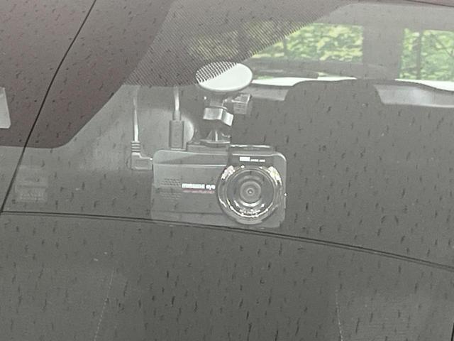 Ｃ－ＨＲ Ｓ　純正ナビ　バックカメラ　衝突軽減装置　レーダークルーズ　禁煙車　前後ドラレコ　スマートキー　ＥＴＣ　オートハイビーム　車線逸脱警報　デュアルオートエアコン　純正１７インチＡＷ　Ｂｌｕｅｔｏｏｔｈ再生（7枚目）