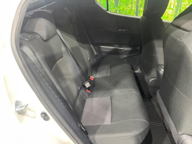 Ｃ－ＨＲ Ｓ　純正ナビ　バックカメラ　衝突軽減装置　レーダークルーズ　禁煙車　前後ドラレコ　スマートキー　ＥＴＣ　オートハイビーム　車線逸脱警報　デュアルオートエアコン　純正１７インチＡＷ　Ｂｌｕｅｔｏｏｔｈ再生（10枚目）