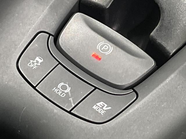 Ｃ－ＨＲ Ｓ　純正ナビ　バックカメラ　衝突軽減装置　レーダークルーズ　禁煙車　前後ドラレコ　スマートキー　ＥＴＣ　オートハイビーム　車線逸脱警報　デュアルオートエアコン　純正１７インチＡＷ　Ｂｌｕｅｔｏｏｔｈ再生（53枚目）