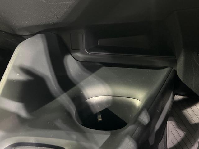 Ｃ－ＨＲ Ｓ　純正ナビ　バックカメラ　衝突軽減装置　レーダークルーズ　禁煙車　前後ドラレコ　スマートキー　ＥＴＣ　オートハイビーム　車線逸脱警報　デュアルオートエアコン　純正１７インチＡＷ　Ｂｌｕｅｔｏｏｔｈ再生（56枚目）