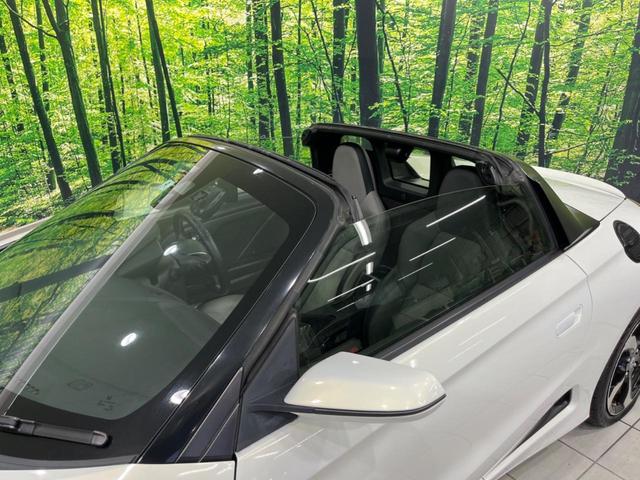 【ＬＥＤヘッドライト】悪天候や夜間走行時も良好な視界を確保し安心して運転できる高輝度ＬＥＤヘッドライトを装備！点灯速度が早く、消費電力も抑えられています。