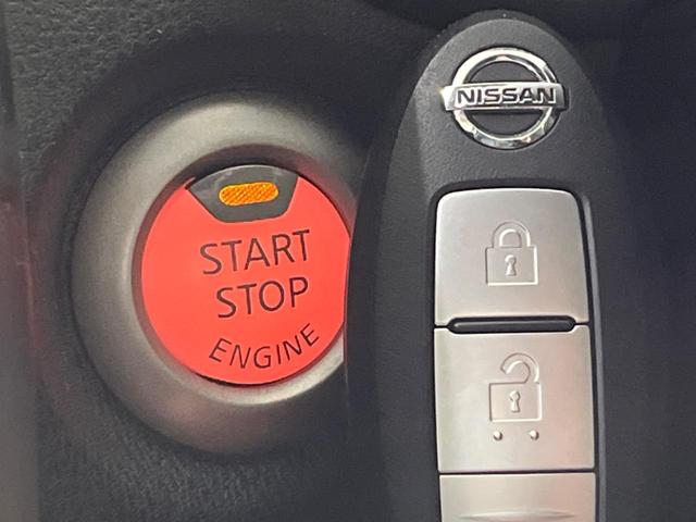 ノート Ｘ　ＤＩＧ－Ｓ　禁煙車　スマートキー　オートエアコン　ＣＤ再生　ＡＵＸ　ＡＭ／ＦＭラジオ機能　アイドリングストップ　電動格納ミラー　ヘッドライトレベライザー　シートリフター　盗難防止装置　プライバシーガラス（3枚目）