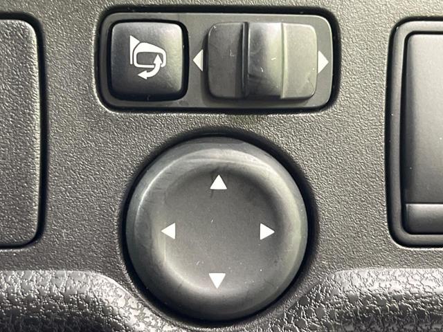 ノート Ｘ　ＤＩＧ－Ｓ　禁煙車　スマートキー　オートエアコン　ＣＤ再生　ＡＵＸ　ＡＭ／ＦＭラジオ機能　アイドリングストップ　電動格納ミラー　ヘッドライトレベライザー　シートリフター　盗難防止装置　プライバシーガラス（7枚目）