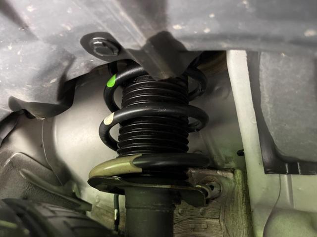 ノート Ｘ　ＤＩＧ－Ｓ　禁煙車　スマートキー　オートエアコン　ＣＤ再生　ＡＵＸ　ＡＭ／ＦＭラジオ機能　アイドリングストップ　電動格納ミラー　ヘッドライトレベライザー　シートリフター　盗難防止装置　プライバシーガラス（21枚目）