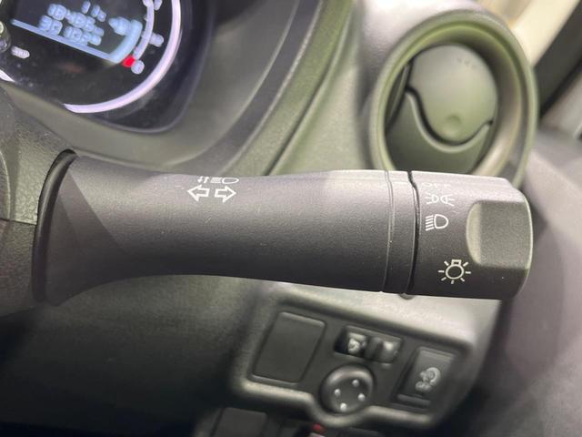 ノート Ｘ　ＤＩＧ－Ｓ　禁煙車　スマートキー　オートエアコン　ＣＤ再生　ＡＵＸ　ＡＭ／ＦＭラジオ機能　アイドリングストップ　電動格納ミラー　ヘッドライトレベライザー　シートリフター　盗難防止装置　プライバシーガラス（26枚目）