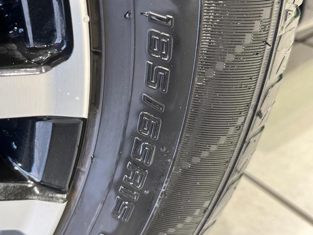 ノート ｅ－パワー　メダリスト　純正ナビ　全周囲カメラ　衝突軽減装置　レーダークルーズ　禁煙車　ハーフレザーシート　ドラレコ　コーナーセンサー　スマートキー　ＬＥＤヘッド　ＥＴＣ　オートハイビーム　デジタルインナーミラー　フルセグ（26枚目）