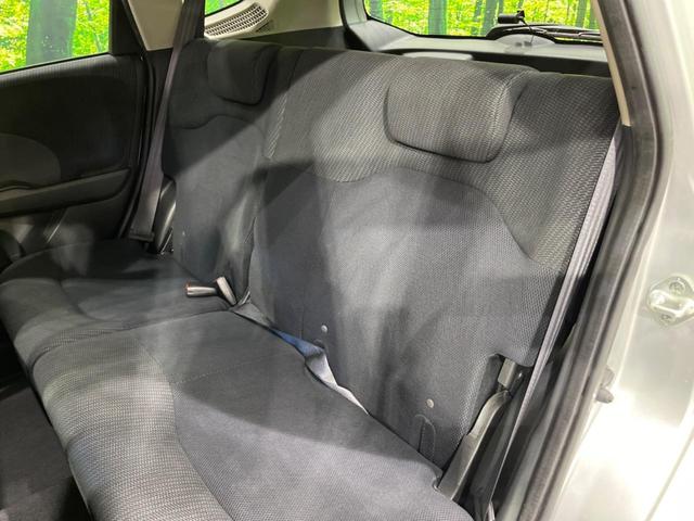 フィットハイブリッド ハイブリッド・10thアニバーサリー 純正ナビ バックカメラ 禁煙車 ドラレコ スマートキー HIDヘッド ETC クルコン オートライト オートエアコン CD DVD再生 地デジ ステアリングスイッチ アイドリングストップ(35枚目)