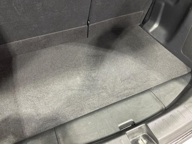 フィットハイブリッド ハイブリッド・10thアニバーサリー 純正ナビ バックカメラ 禁煙車 ドラレコ スマートキー HIDヘッド ETC クルコン オートライト オートエアコン CD DVD再生 地デジ ステアリングスイッチ アイドリングストップ(37枚目)