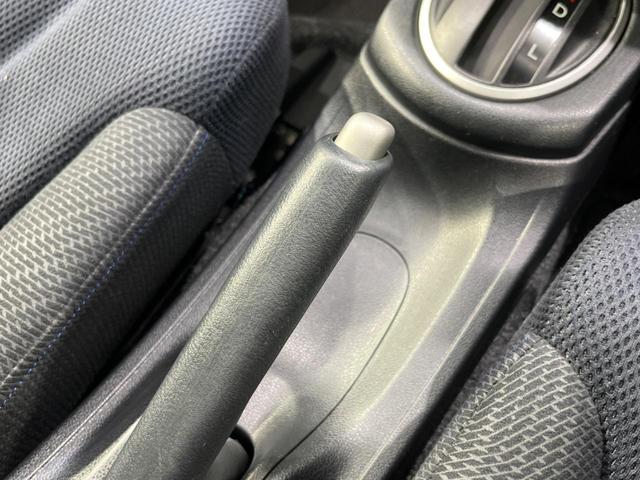 フィットハイブリッド ハイブリッド・10thアニバーサリー 純正ナビ バックカメラ 禁煙車 ドラレコ スマートキー HIDヘッド ETC クルコン オートライト オートエアコン CD DVD再生 地デジ ステアリングスイッチ アイドリングストップ(39枚目)