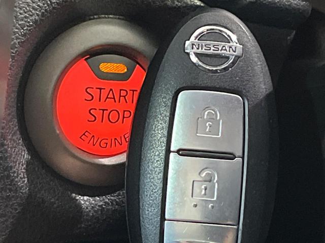 ノート Ｘ　Ｖセレクション＋セーフティ　純正ナビ　衝突軽減装置　禁煙車　スマートキー　ＥＴＣ　車線逸脱警報　Ｂｌｕｅｔｏｏｔｈ　ＣＤ　ＤＶＤ再生　フルセグ　アイドリングストップ　ヘッドライトレベライザー　シートリフター　電動格納ミラー（5枚目）