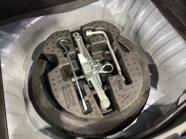 ノート Ｘ　Ｖセレクション＋セーフティ　純正ナビ　衝突軽減装置　禁煙車　スマートキー　ＥＴＣ　車線逸脱警報　Ｂｌｕｅｔｏｏｔｈ　ＣＤ　ＤＶＤ再生　フルセグ　アイドリングストップ　ヘッドライトレベライザー　シートリフター　電動格納ミラー（53枚目）