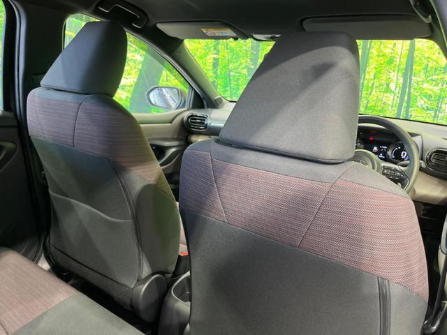 ヤリス ハイブリッドＧ　純正８型ディスプレイオーディオ　全周囲カメラ　衝突軽減装置　レーダークルーズ　禁煙車　コーナーセンサー　レーンキープ　スマートキー　ＥＴＣ　オートハイビーム　オートエアコン　Ｂｌｕｅｔｏｏｔｈ（50枚目）