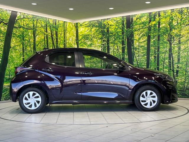 ヤリス ハイブリッドＧ　純正８型ディスプレイオーディオ　全周囲カメラ　衝突軽減装置　レーダークルーズ　禁煙車　コーナーセンサー　レーンキープ　スマートキー　ＥＴＣ　オートハイビーム　オートエアコン　Ｂｌｕｅｔｏｏｔｈ（61枚目）