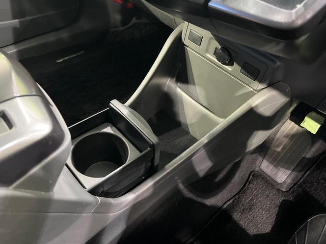 プリウスアルファ S チューン ブラック 純正ナビ バックカメラ 禁煙車 スマートキー ETC 純正16インチAW オートライト オートエアコン Bluetooth再生 CD DVD再生 フルセグ 革巻きハンドル ステアリングスイッチ(48枚目)