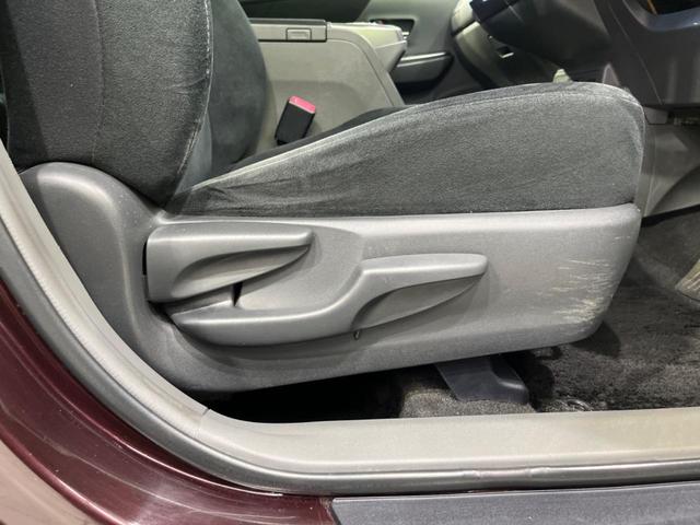 プリウスアルファ S チューン ブラック 純正ナビ バックカメラ 禁煙車 スマートキー ETC 純正16インチAW オートライト オートエアコン Bluetooth再生 CD DVD再生 フルセグ 革巻きハンドル ステアリングスイッチ(53枚目)