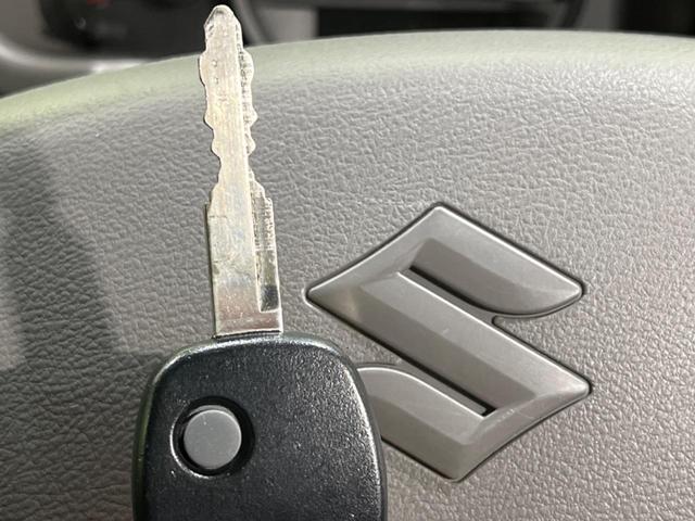 エブリイ PAリミテッド 衝突軽減装置 禁煙車 クリアランスソナー オートハイビーム 車線逸脱警報 誤発進抑制機能 先行車発進告知 オートライト ヘッドライトレベライザー アイドリングストップ AM FM再生(7枚目)