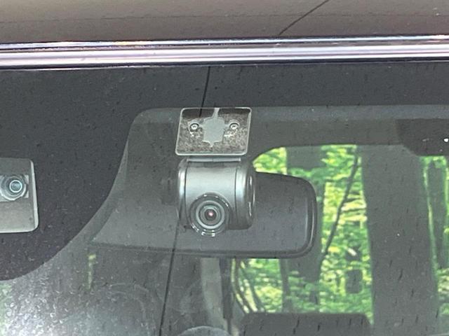 タント カスタムRSセレクション 両側電動ドア 純正9型ナビ バックカメラ 衝突軽減装置 レーダークルーズ 禁煙車 ハーフレザーシート シートヒーター ドラレコ コーナーセンサー レーンキープ スマートキー LEDヘッド&フォグ(7枚目)