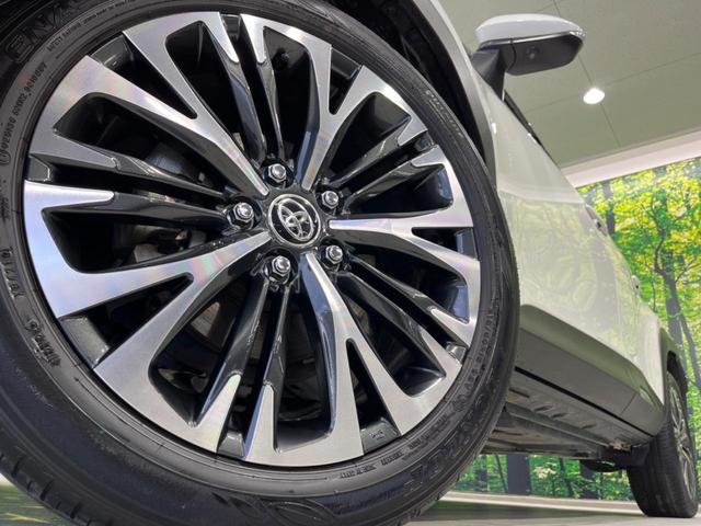 ヤリスクロス ハイブリッドＺ　純正８型ナビ　全周囲カメラ　衝突軽減装置　レーダークルーズ　禁煙車　ハーフレザーシート　パワーシート　シートヒーター　前後ドラレコ　コーナーセンサー　スマートキー　ＬＥＤヘッド　ＥＴＣ　車線逸脱警報（13枚目）