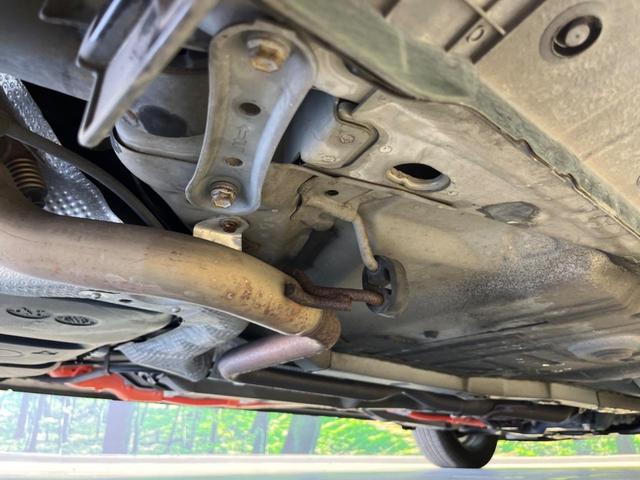 アクア Ｓ　純正ナビ　禁煙車　スマートキー　ＬＥＤヘッド　ＥＴＣ　１５インチＡＷ　オートライト　フォグランプ　オートエアコン　ＣＤ　地デジ　ドアバイザー　プライバシーガラス　アイドリングストップ　横滑り防止装置（22枚目）