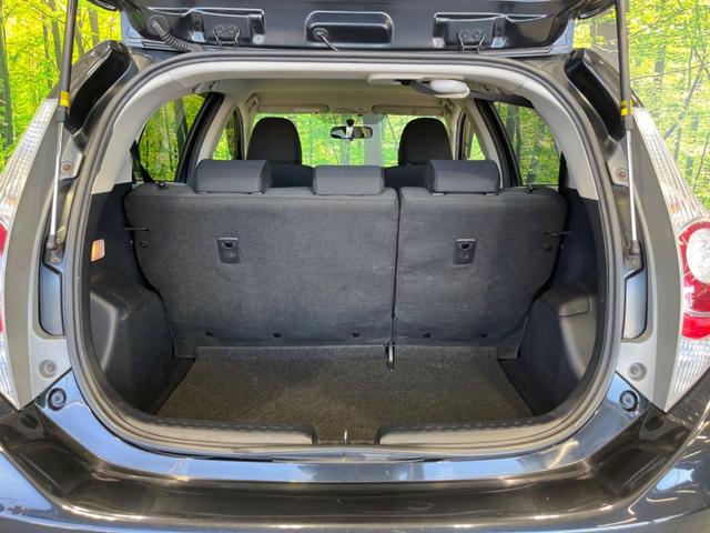 アクア Ｓ　純正ナビ　禁煙車　スマートキー　ＬＥＤヘッド　ＥＴＣ　１５インチＡＷ　オートライト　フォグランプ　オートエアコン　ＣＤ　地デジ　ドアバイザー　プライバシーガラス　アイドリングストップ　横滑り防止装置（51枚目）