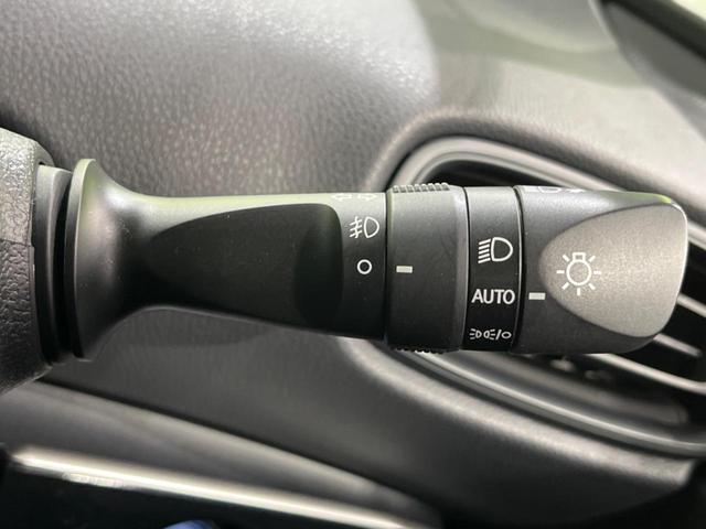 プリウス SセーフティプラスII 純正ナビ 全周囲カメラ 100V電源 衝突軽減装置 レーダークルーズ 禁煙車 ドラレコ コーナーセンサー レーンキープ スマートキー LEDヘッド ETC ブラインドスポットモニター 誤発進抑制機能(40枚目)